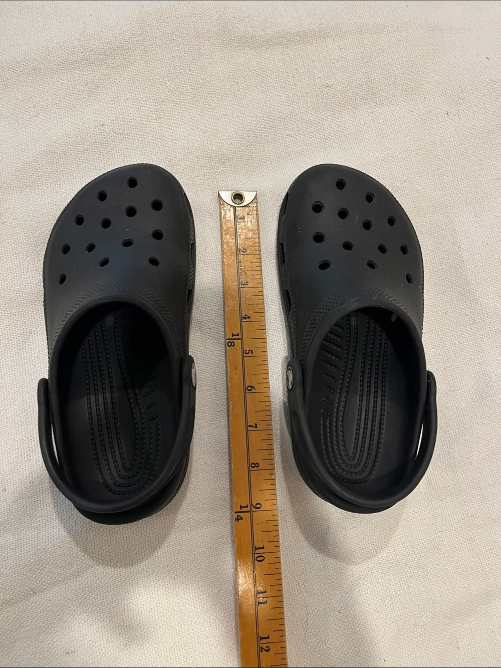CROCS Kids Black Classic Clog Sandals - Picture 6 of 8